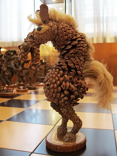 Шишка еловая СЕРЕБРО, шт